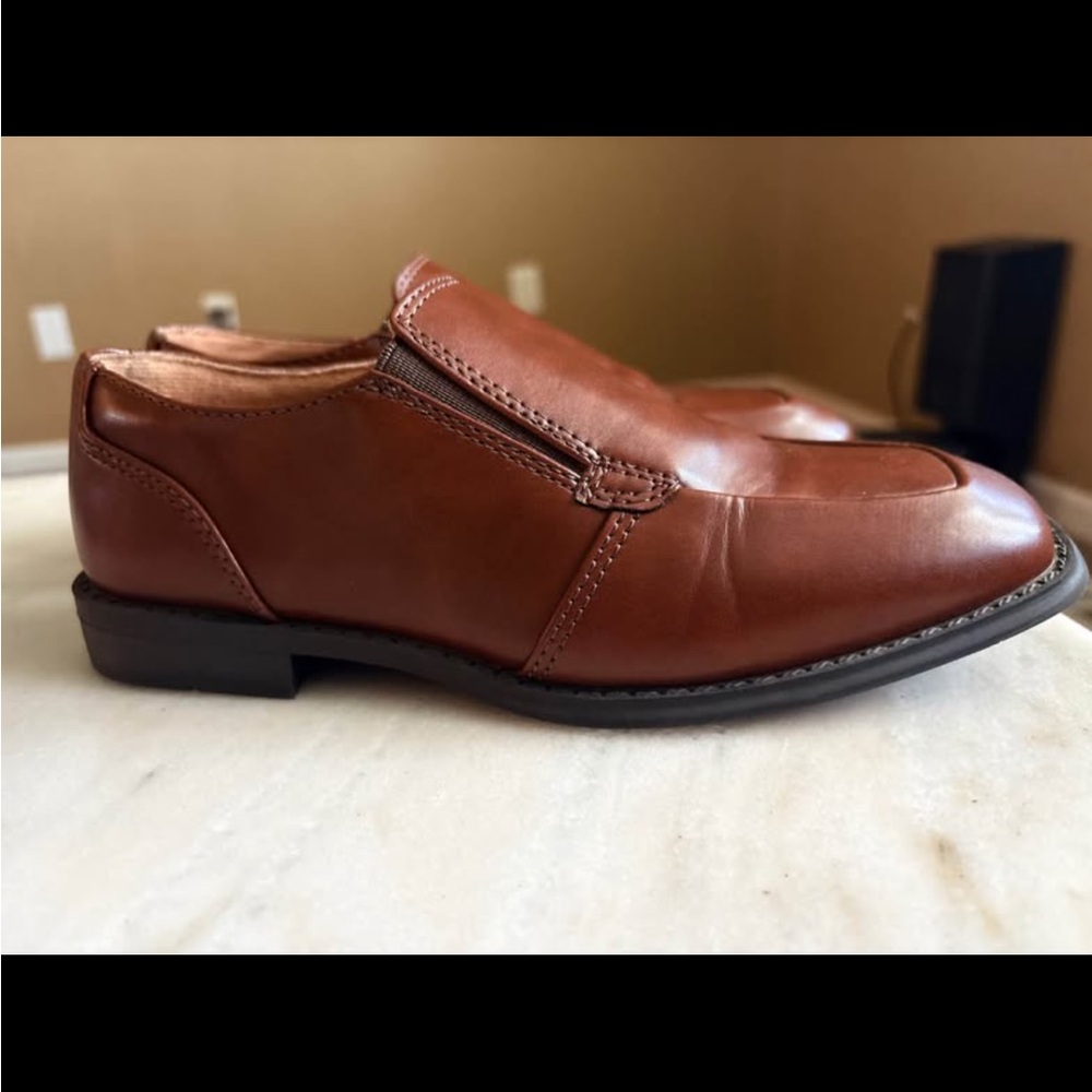 Amazon Kids Brown Leather Loafers. Size (3 M)
